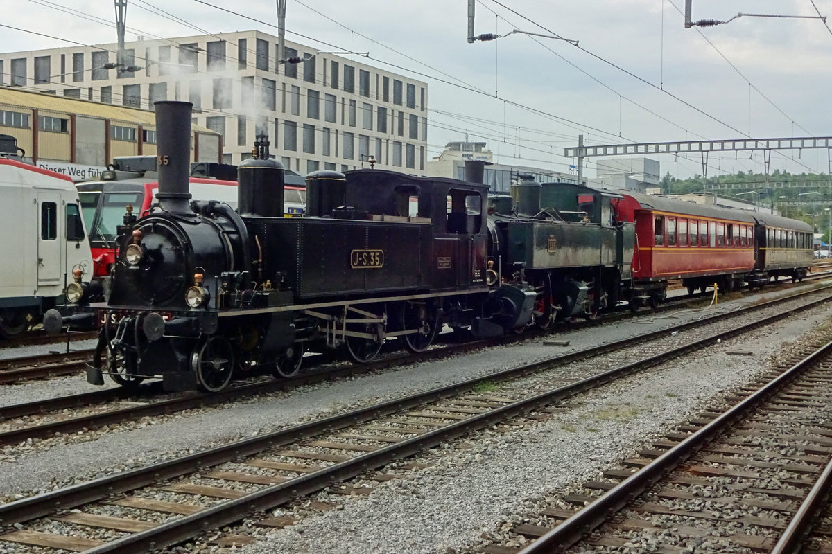 JS-35 steht am 25 Mai 2019 ins Bahnhof von Brugg AG. 