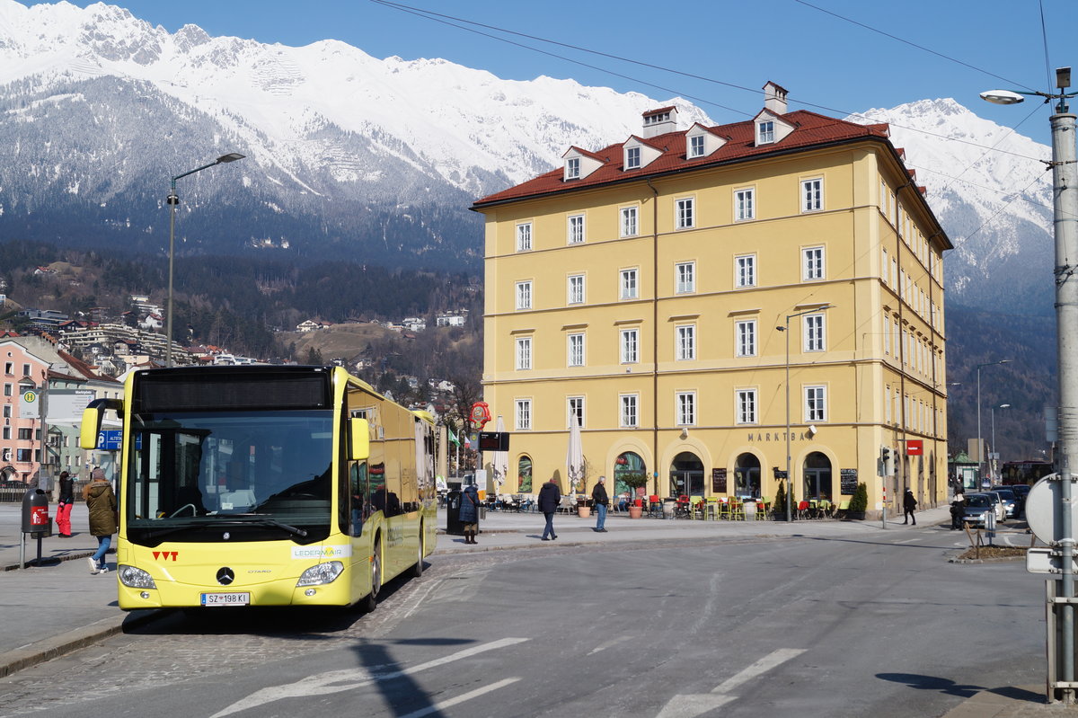 Kennzeichen: SZ-198KI (A)
Bustyp: Mercedes Citaro
Ort: Innsbruck
Land: Österreich
Datum: 28.02.2018

Ledermair Verkehrsbetriebe als Bus W Richtung Alpenzoo am Marktplatz/Innrain.