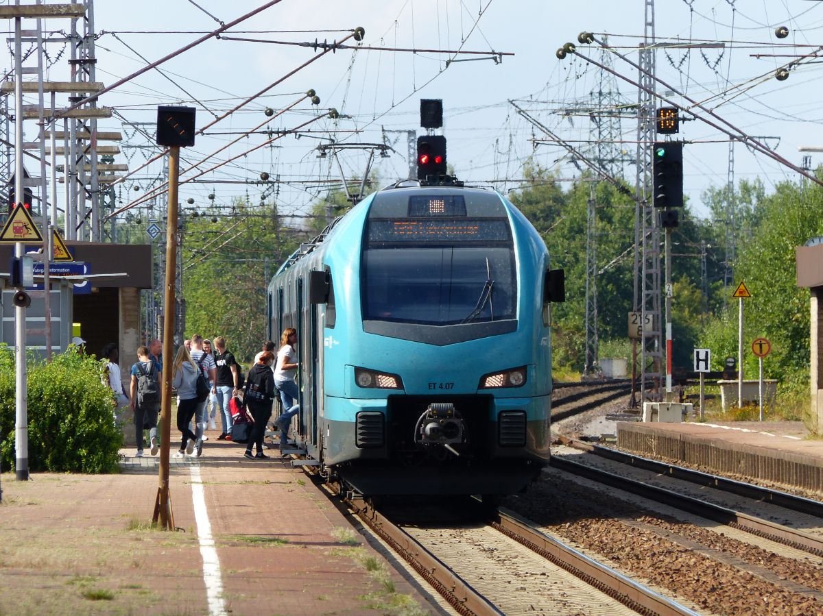 Keolis Eurobahn Stadler FLIRT 3 Triebzug ET 4.07 Gleis 3 Salzbergen 17-08-2018.

Keolis Eurobahn Stadler FLIRT 3 treinstel ET 4.07 spoor 3 Salzbergen 17-08-2018.