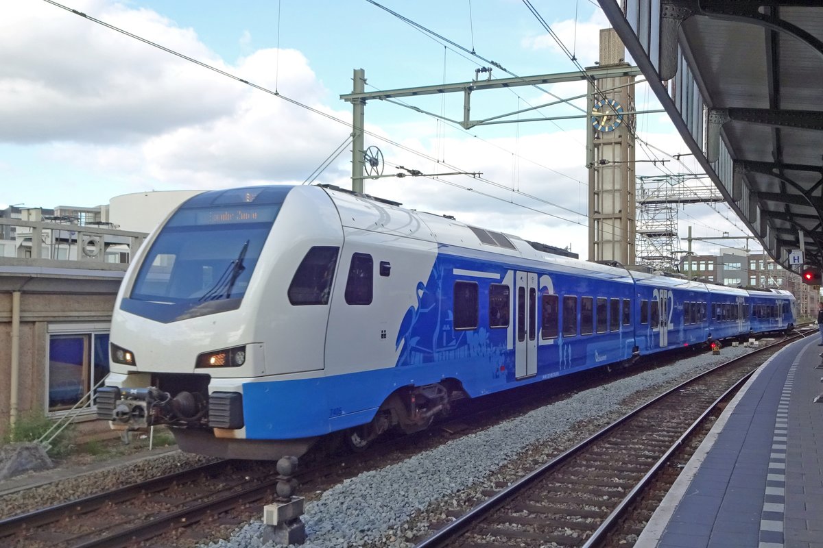 Keolis/Syntus 7405 verlässt Hengelo am 15 Juli 2019. In 2017 ubernahm Keolis alle Aktivitäten der Syntus-Gruppe in Osten der Niederlände.