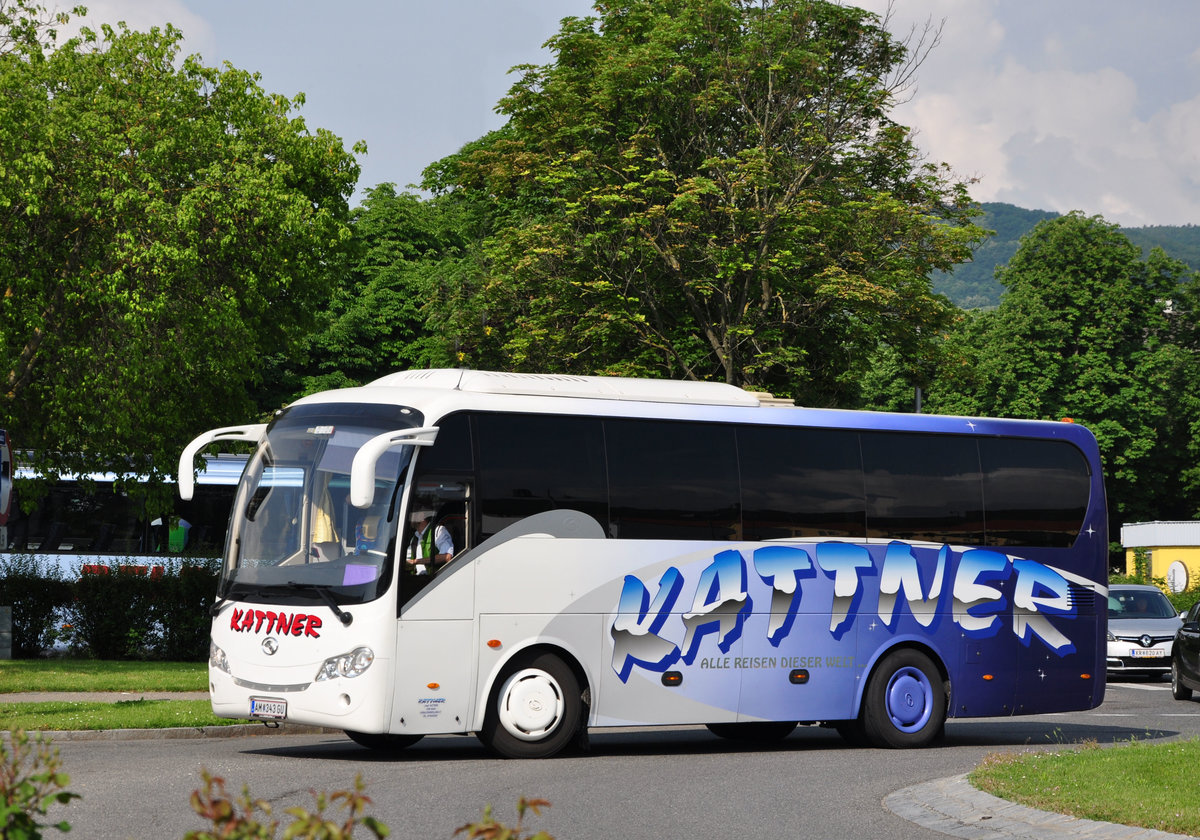 King Long von Kattner Reisen aus Nieder�sterreich in Krems unterwegs.