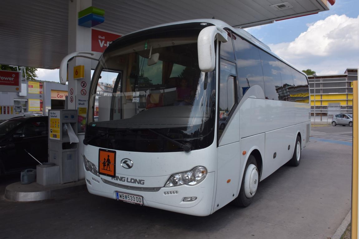 King Long XMQ6900 aus N.�. 06/2017 in Krems.