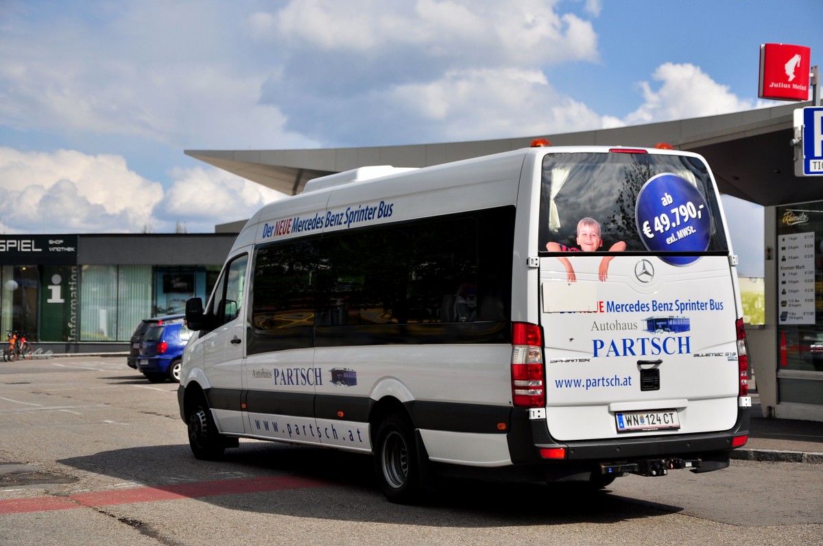 Kleinbus MB Sprinter 519 Bluetec von Partsch Reisen aus sterreich am 18.4.2015 in Krems.