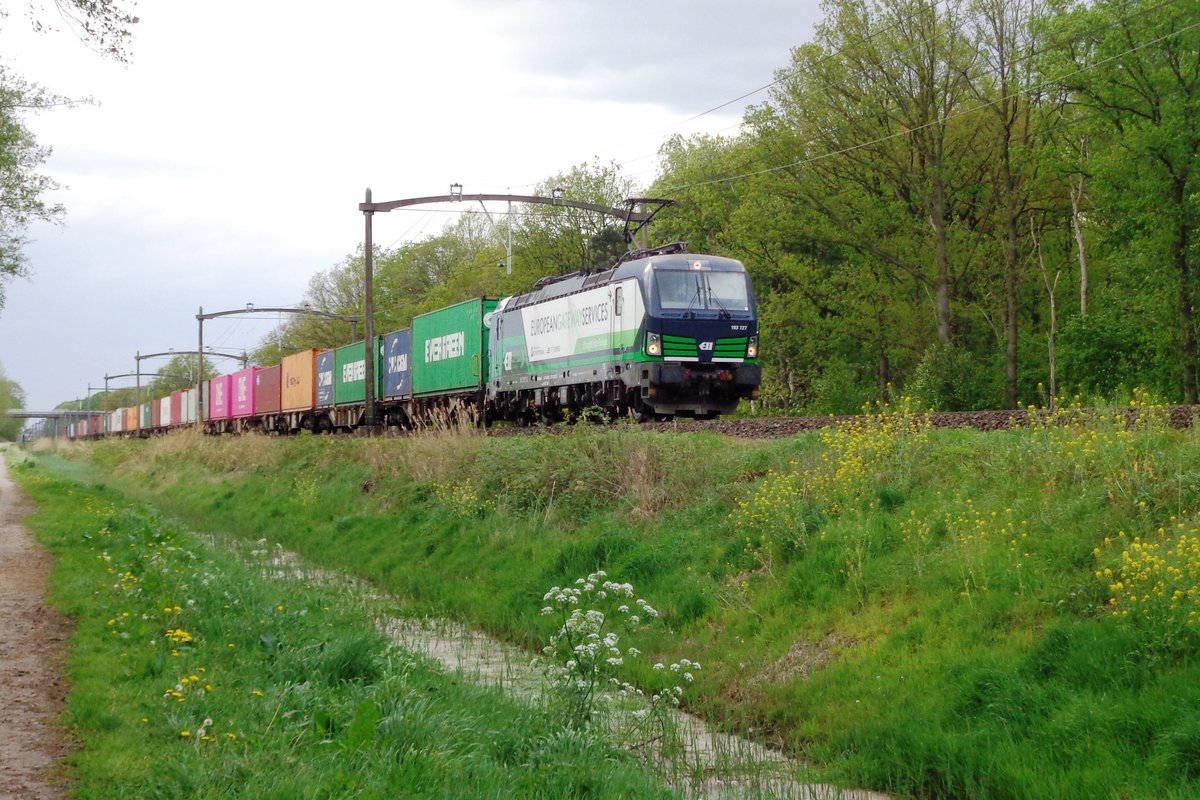 KLV mit RTB 193 727 durchfahrt Tilburg Oude Warande am 24 April 2019.