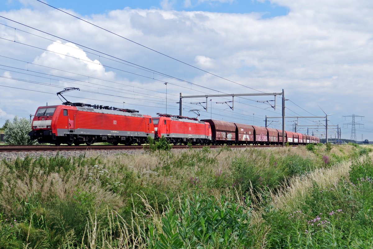 Kohlezug mit 189 068 durchfahrt Valburg CUP am 2 Juli 2020.