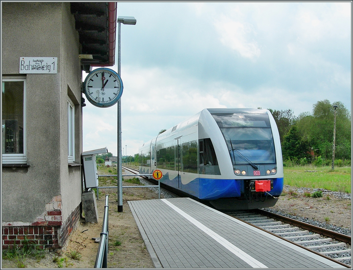 Kontrastreiche Nebenbahnromantik in Barth. 
19. Mai 2006