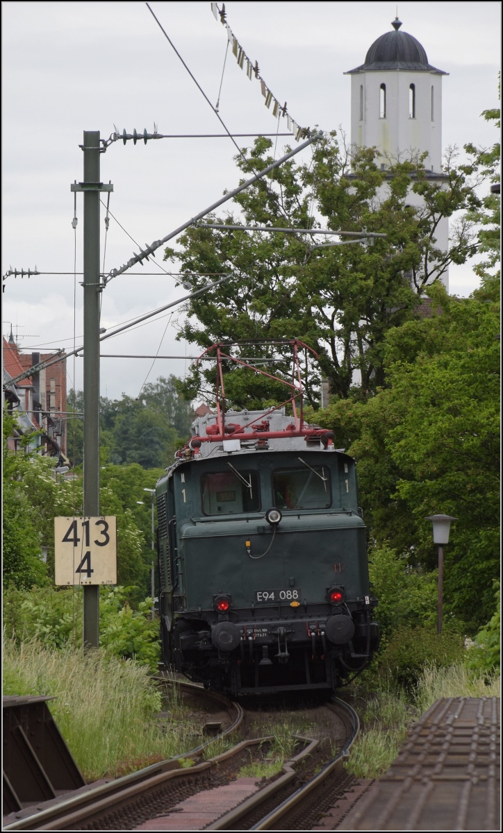 Krokodilalarm am See.

Rückfahrt 194 088 auf der Konstanzer Rheinbrücke. Mai 2022. 