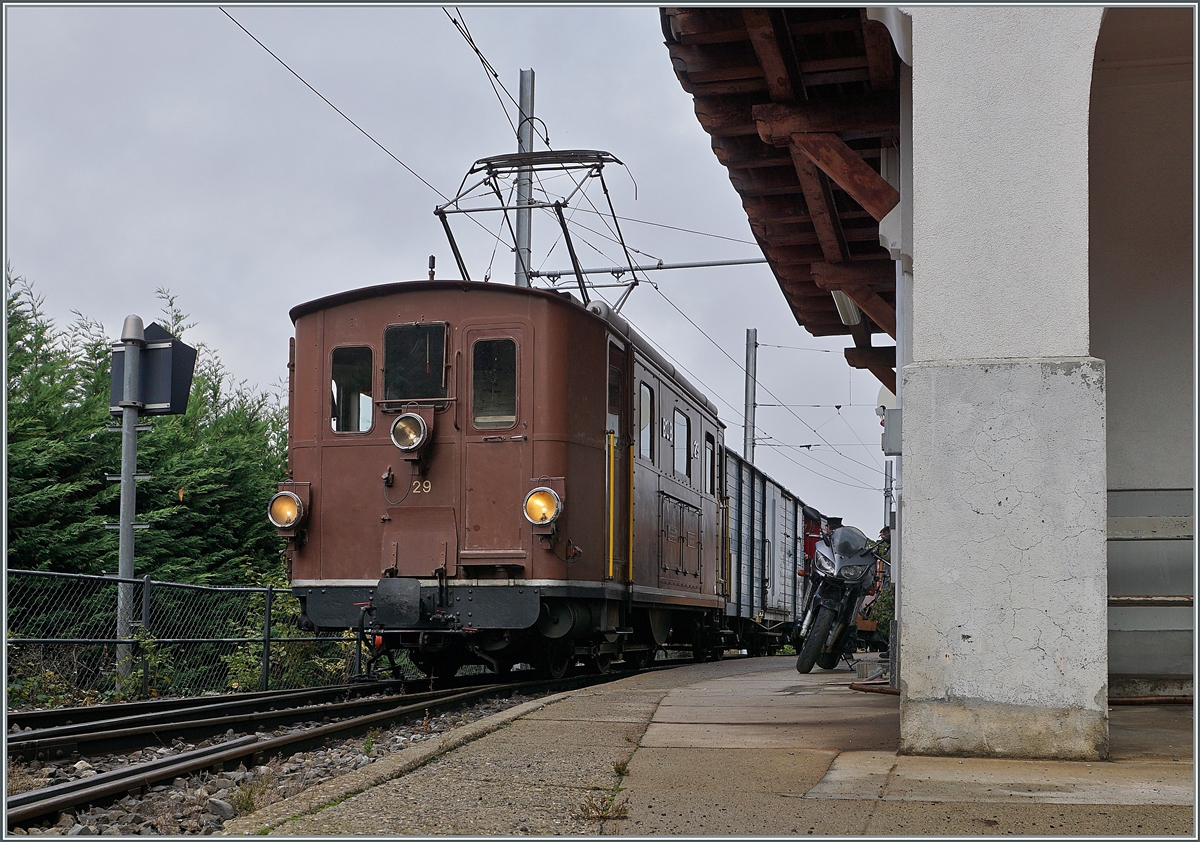  LA DER 2020 du Blonay-Chamby  / Saison Abschluss der Blonay-Chamby Bahn: Mit einem verstärkten Fahrplan und viel Dampf wird vor dem  Winterschlaf  nochmals viel Betrieb gemacht. Im Bild die BOB HGe 3/3 N° 29 welche mit ihrem Zug in Chamby eingetroffen ist und nun darauf wartet, ihn nun nach Chaulin zu schieben.

24. Okt. 2020