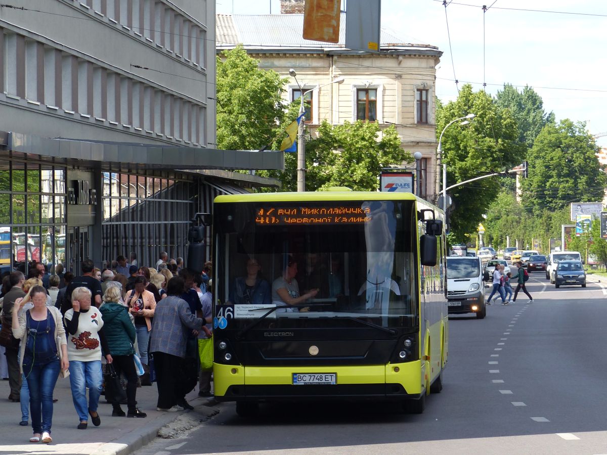 LKAP nr 1 (Львівське комунальне автотранспортне підприємство nr 1) LAZ Electron A18501 Bus Baujahr 2017. Prospekt Viacheslava Chornovola, Lviv 20-05-2018.

LKAP nr 1 (Львівське комунальне автотранспортне підприємство nr 1) LAZ Electron A18501 bus bouwjaar 2017. Prospekt Viacheslava Chornovola, Lviv 20-05-2018.