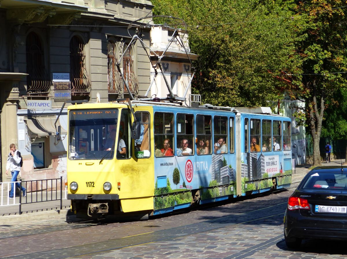 LKP (Львівське комунальне підприємство) LET (Lviv Elektro Trans) Strassenbahn 1172 Tatra KT4SU Baujahr 1988. Mykoly Kopernyka Strasse, Lviv, Ukraine 05-09-2019.

LKP (Львівське комунальне підприємство) LET (Lviv Elektro Trans) tram 1172 Tatra KT4SU bouwjaar 1988. Mykoly Kopernyka straat, Lviv, Oekrane 05-09-2019.