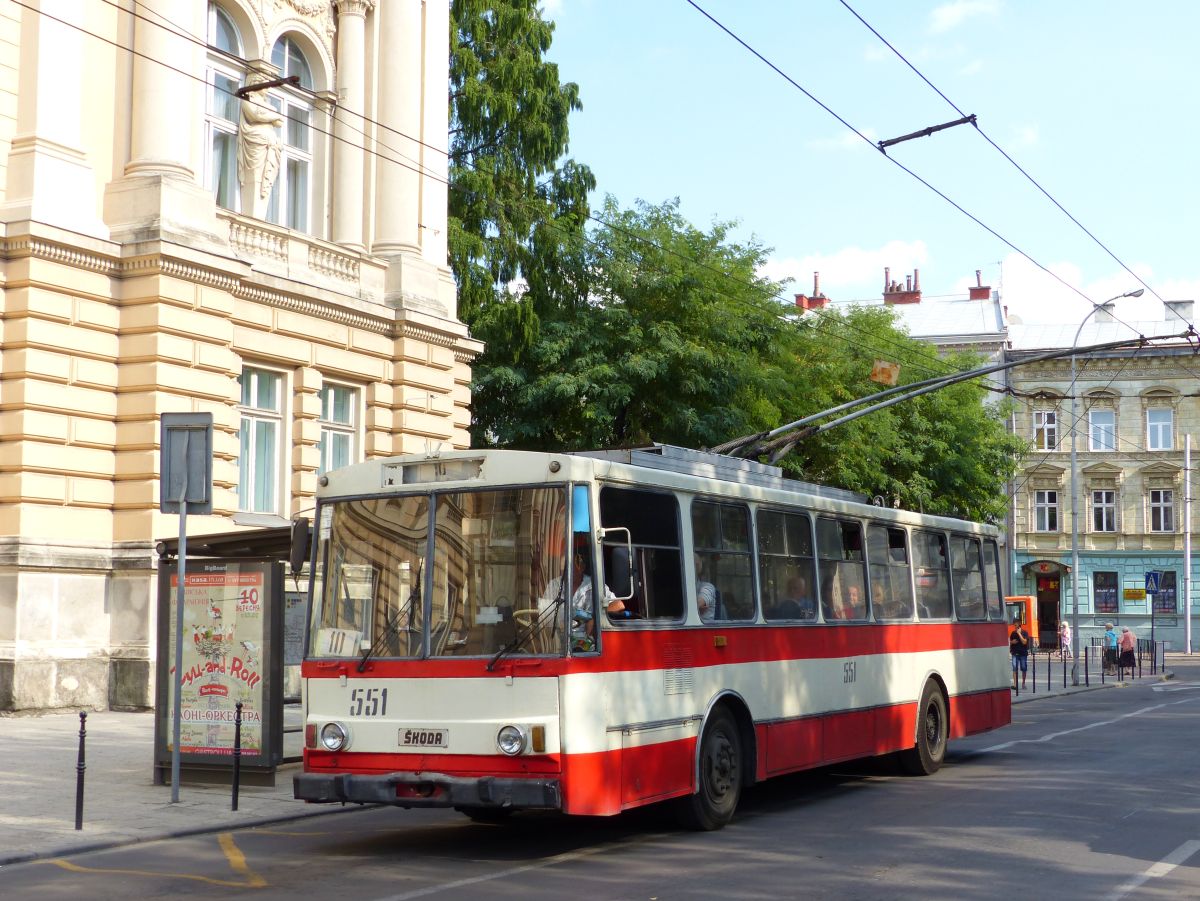 LKP (Львівське комунальне підприємство) Lviv Elektro Trans O-Bus 551 koda 14Tr11/6 Baujahr 1989. Universitetska Strasse, Lviv 04-09-2016.


LKP (Львівське комунальне підприємство) Lviv Elektro Trans trolleybus 551 koda 14Tr11/6 bouwjaar 1989. Universitetska straat, Lviv 04-09-2016.