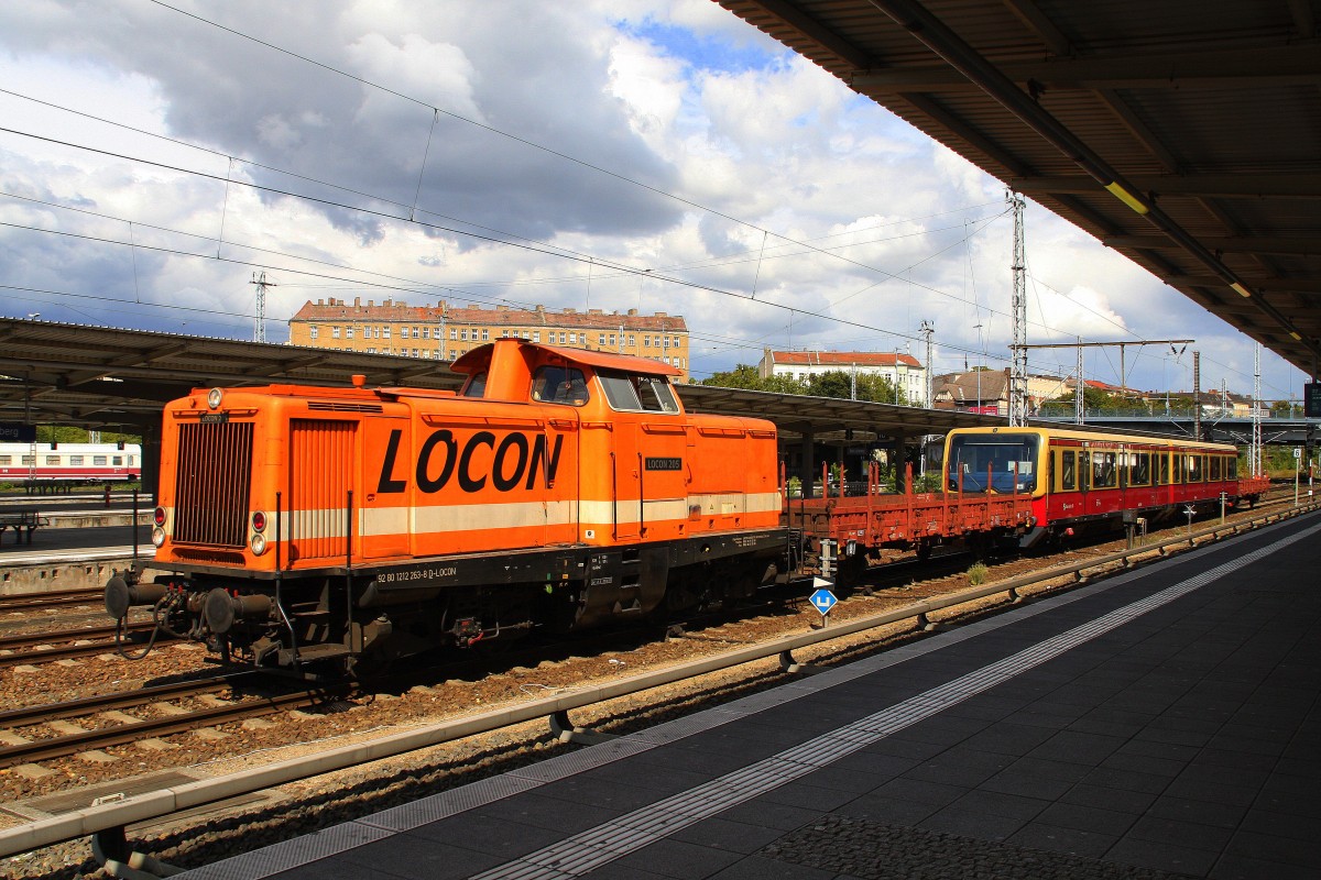 Locon 205 mit S-Bahn Berlin (BR481) in Berlin-Lichtenberg am 27.08.2014