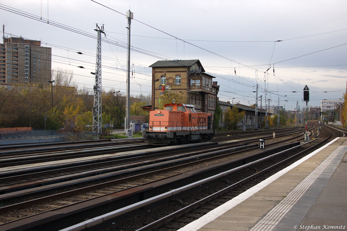 LOCON 212 (293 503-9) fuhr solo an der S-Bahn Station Berlin Greifswalder Straße vorbei weiter in Richtung Berlin Frankfurter Allee. 04.11.2014 