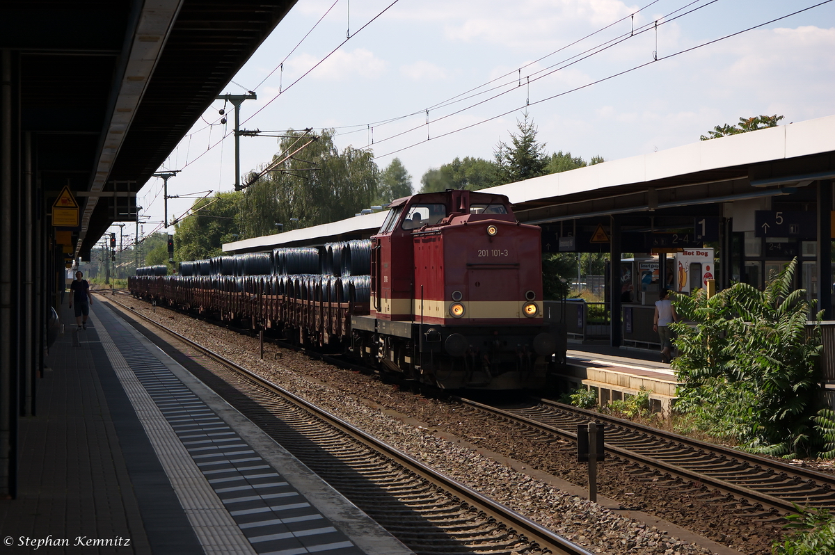 Lok 18 (201 101-3) WFL - Wedler Franz Logistik GmbH & Co. KG mit einem Güterzug aus Brandenburg Altstadt in Brandenburg und sie brachte den Zug zum Güterbahnhof. 17.07.2014