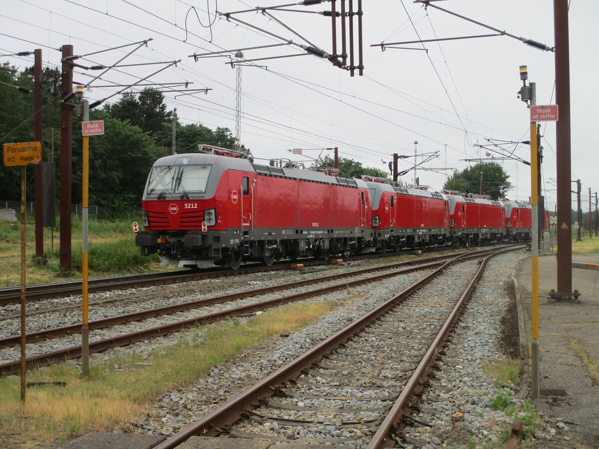 Lokzug aus vier,nagelneuen EB 3200 verließ,am 23.Juni 2021,das dänische Padborg in Richtung Landesinnere.