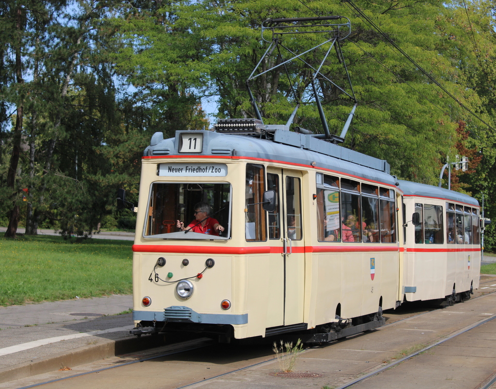 Lowa-Wagen 46+156 am Mittag des 17.09.2023 in der Station Rostock-Parkstr