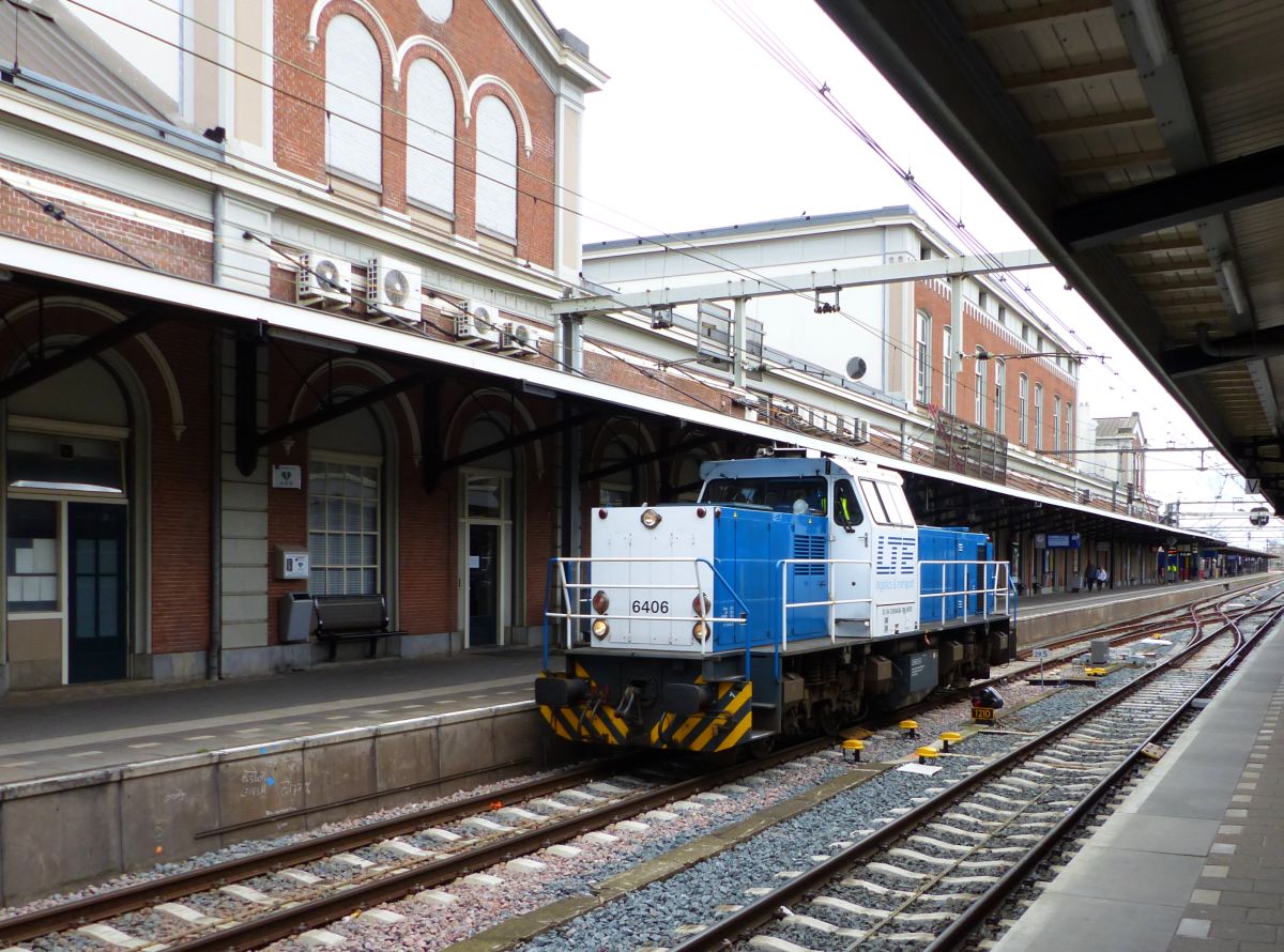 LTE Dieselok 6406 Gleis 1 Dordrecht 07-04-2016.

LTE dieselloc 6406 spoor 1 Dordrecht 07-04-2016.