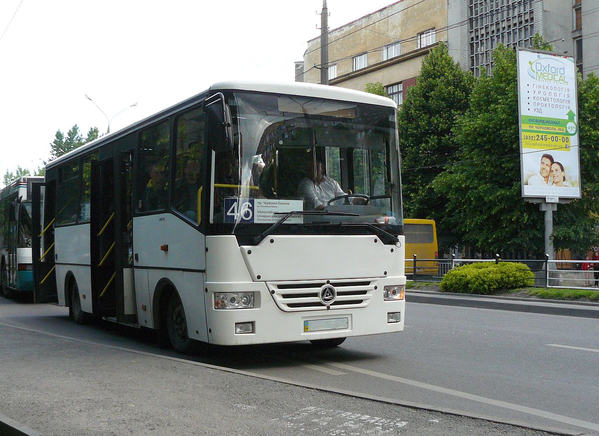 Lviv ATP-1  BAZ-А081.10 Bus Baujahr 2013. Prospekt Viacheslava Chornovola, Lviv, Ukraine 28-05-2015.

Lviv ATP-1  BAZ-А081.10 bus bouwjaar 2013. Prospekt Viacheslava Chornovola, Lviv, Oekrane 28-05-2015.