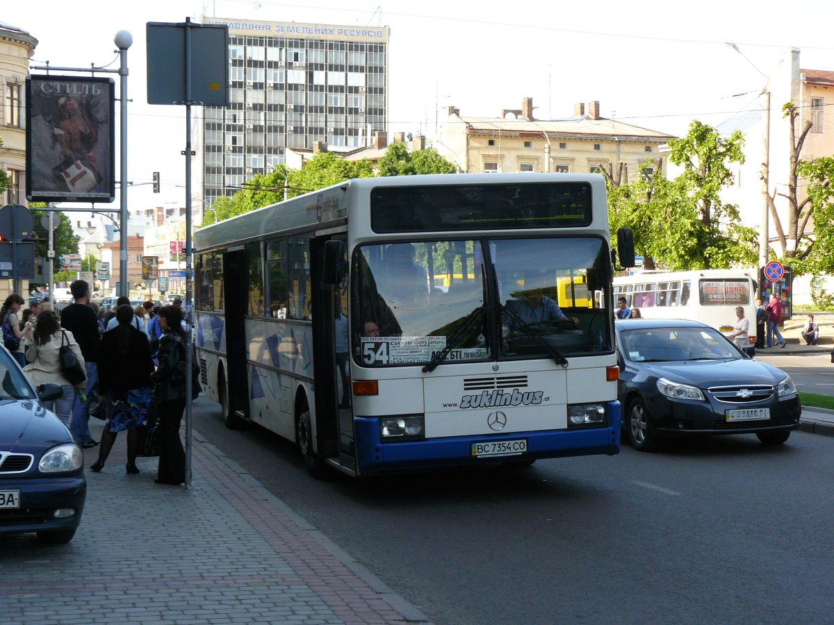 Lviv ATP-14630 Mercedes-Benz O405 Bus ex-ZuklinBus GmbH, Klosterneuburg, sterreich. Prospekt Vyacheslava Comovola, Lviv, Ukraine 24-05-2012.

Lviv ATP-14630 Mercedes-Benz O405 bus ex-ZuklinBus GmbH, Klosterneuburg, Oostenrijk. Prospekt Vyacheslava Comovola, Lviv, Oekraine 24-05-2012.