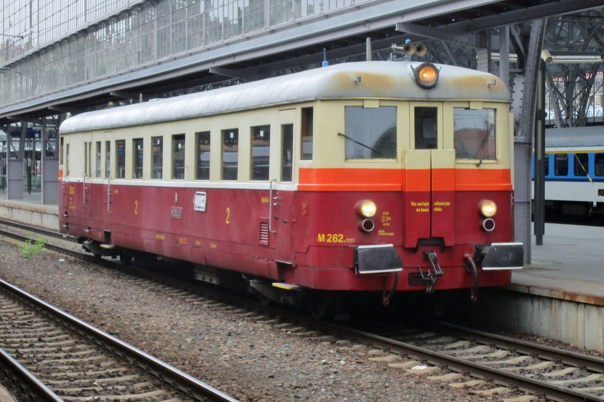 M262 1117 steht am 17 September 2017 in Praha hl.n.