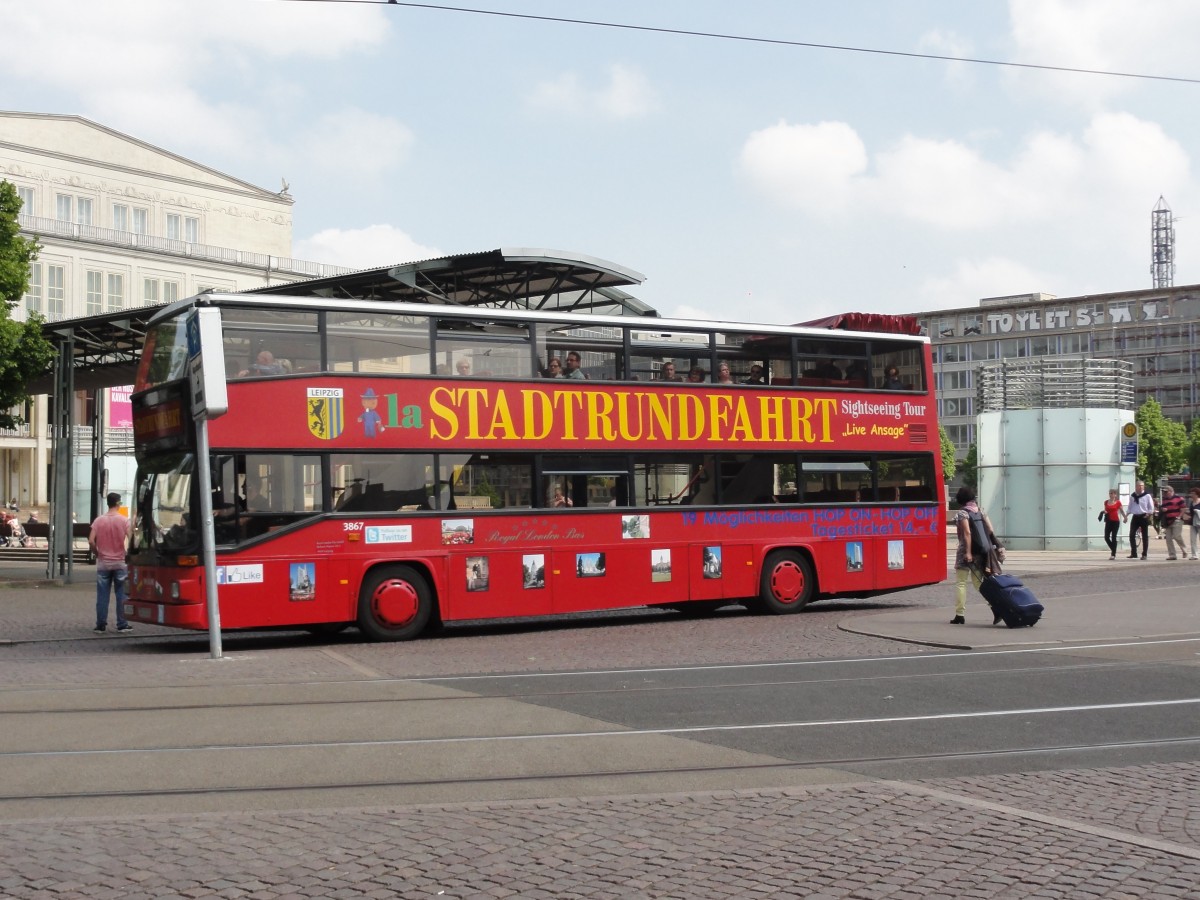 MAN Doppeldecker Bus fr Rundfahrten in Leipzig,hier in der Nhe der Oper am 25.4.2013 gesehen.