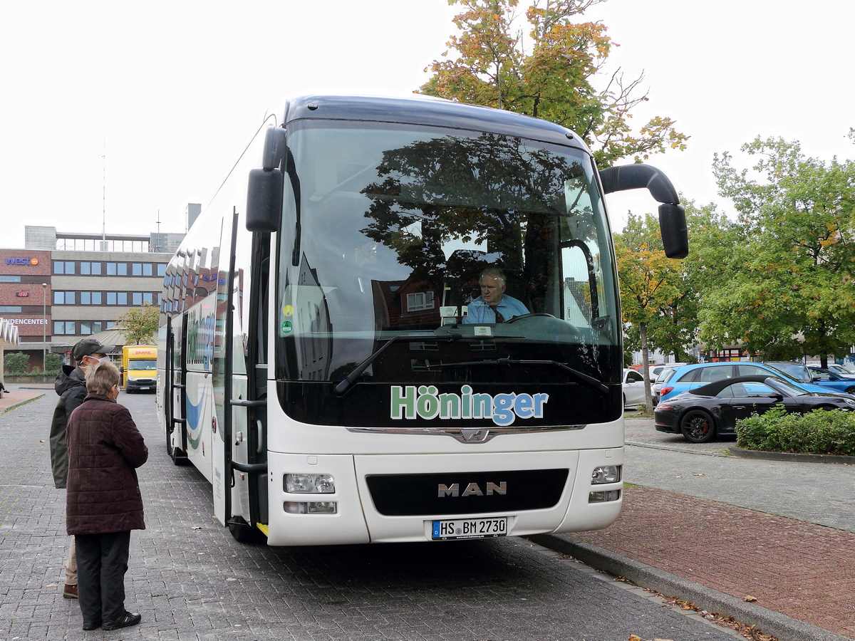 MAN Lion´s Coach steht im Busbahnhof von Geilenkichen am 08. Oktober 2020.