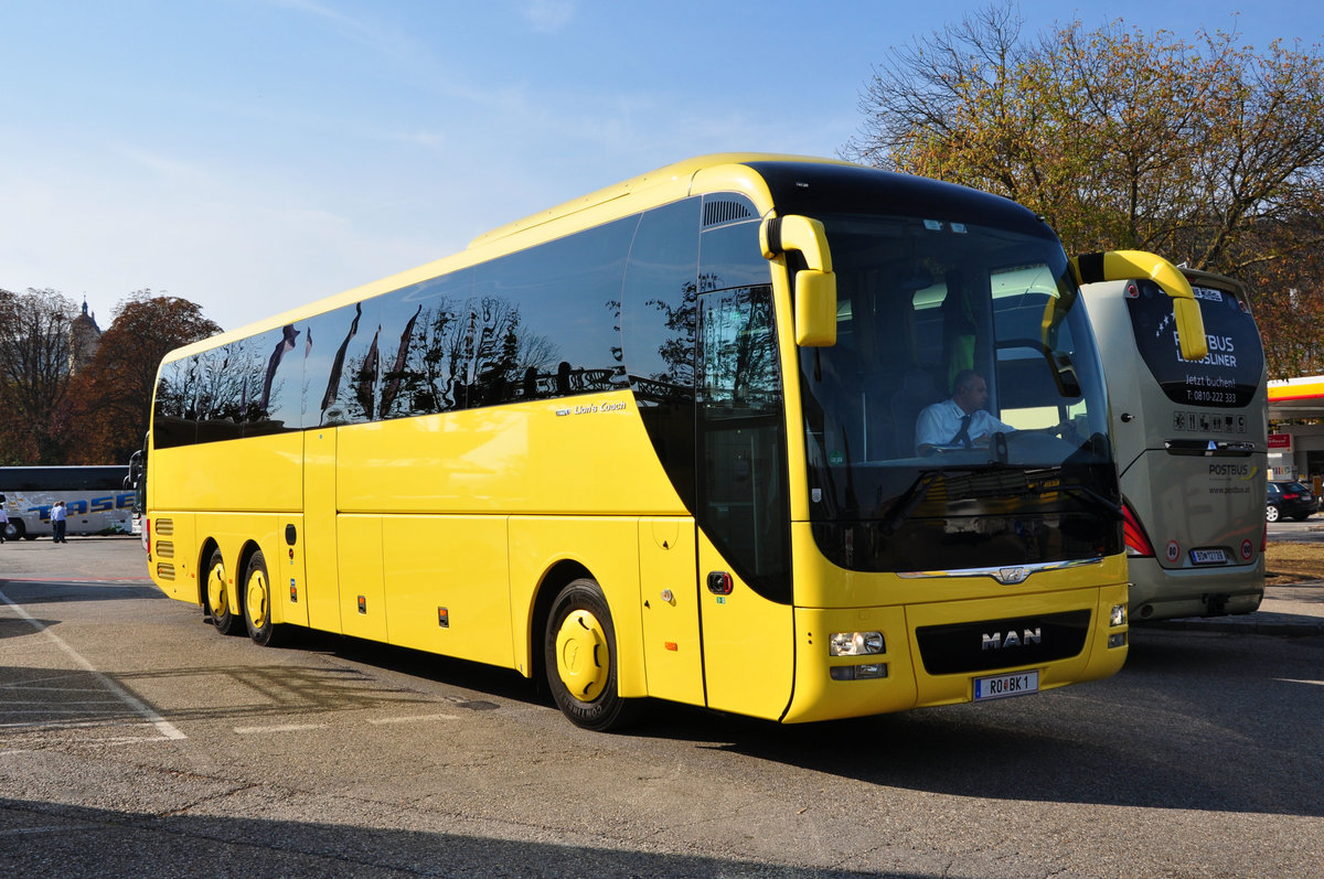 MAN Lion`s Coach aus Ober�sterreich in Krems.