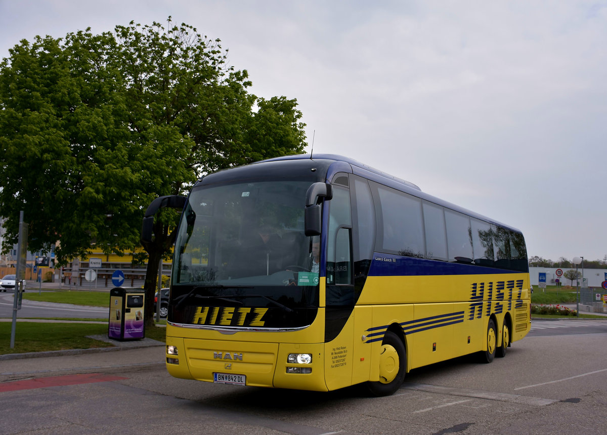 MAN Lion`s Coach von HIETZ Reisen aus Nieder�sterreich in Krems.