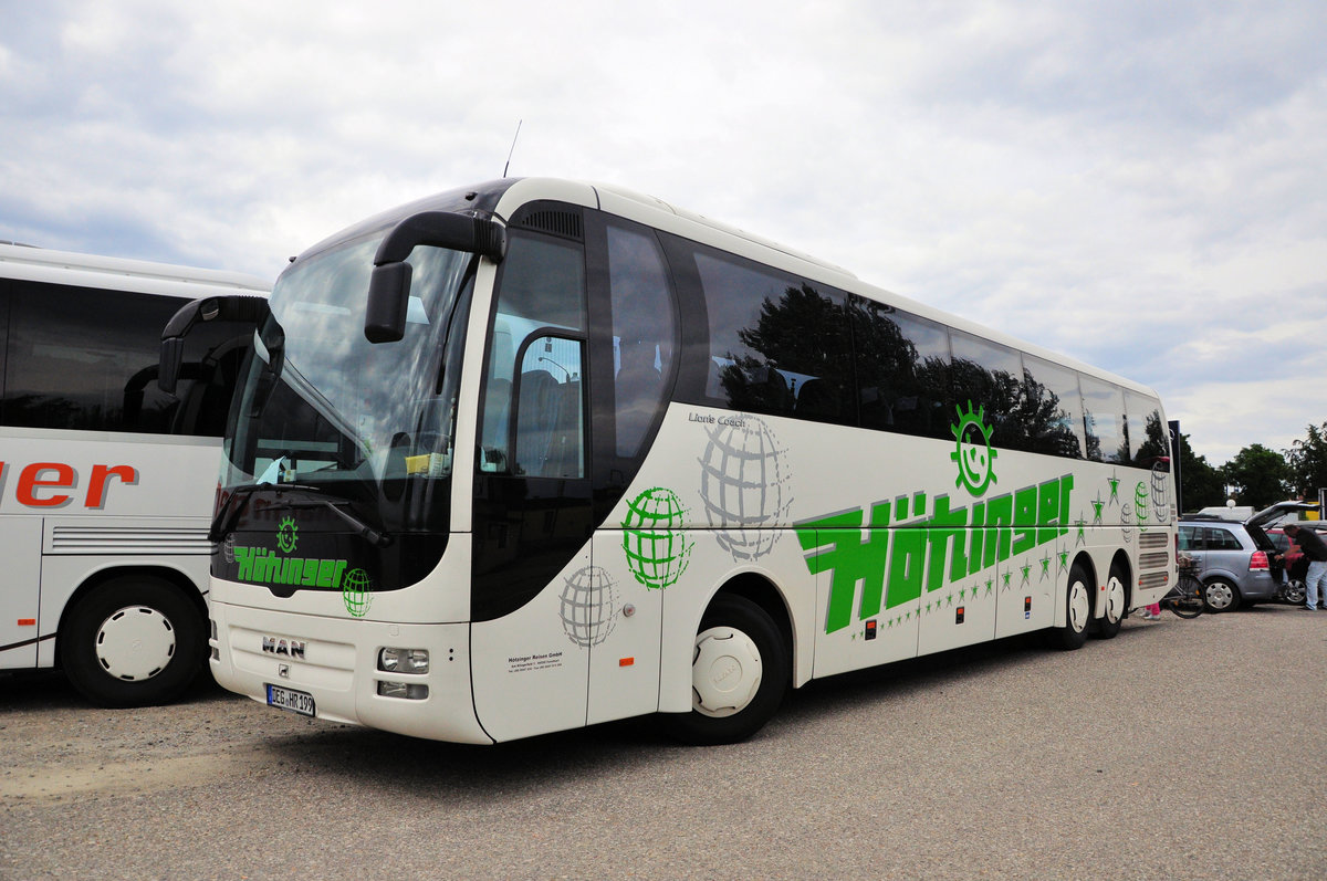 MAN Lions Coach von H�tzinger Reisen aus der BRD in Krems gesehen.