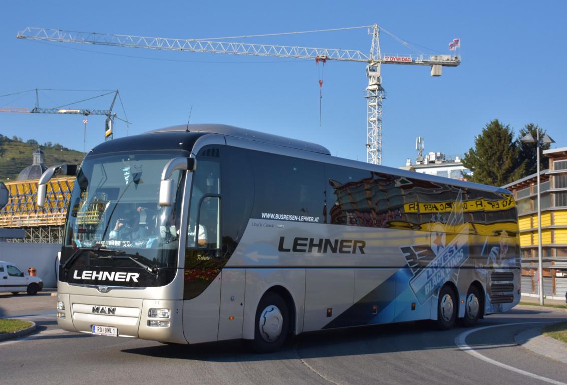 MAN Lion`s Coach von LEHNER Reisen aus �sterreich 09/2017 in Krems gesehen.