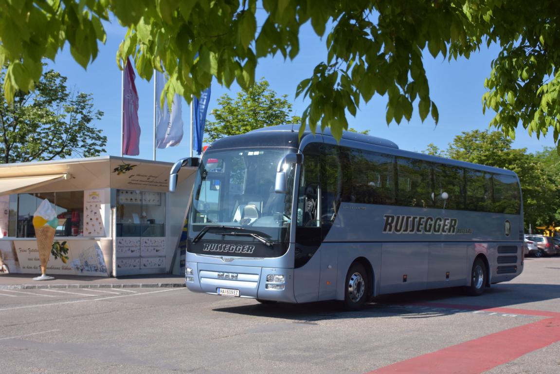 MAN Lion`s Coach von Russegger Reisen aus �sterreich in Krems.
