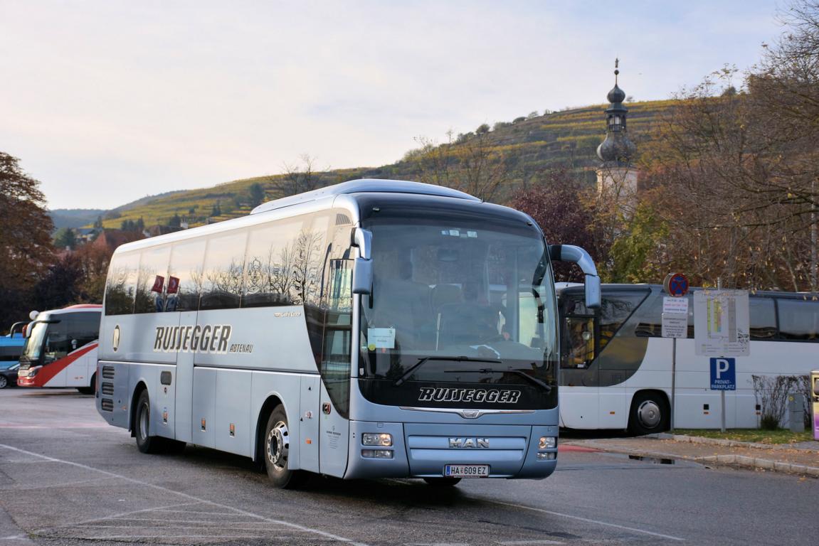 MAN Lion`s Coach von RUSSEGGER Reisen aus sterreich im Okt. 2019 in Krems.