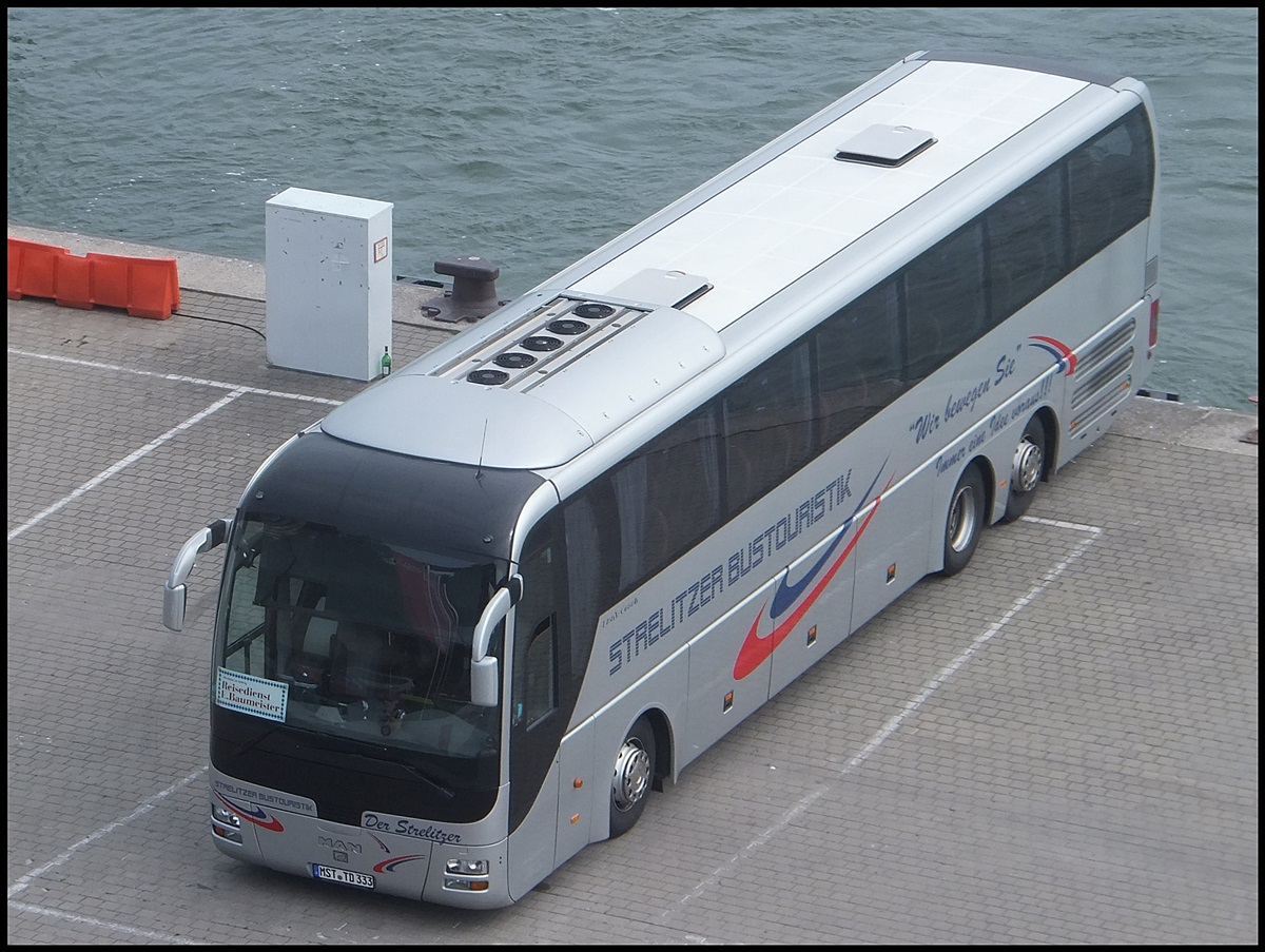 MAN Lion's Coach von Strelitzer Bustouristik aus Deutschland im Stadthafen Sassnitz.