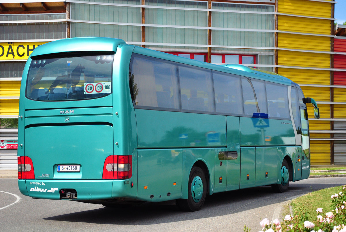 MAN Lions Coach Supreme von Albus Salzburg in Krems gesehen.