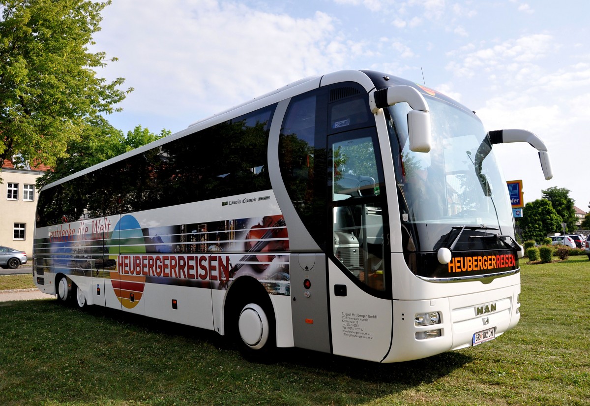 MAN LION`s COACH Supreme von HEUBERGER Reisen / sterreich im August 2013 in Krems an der Donau.