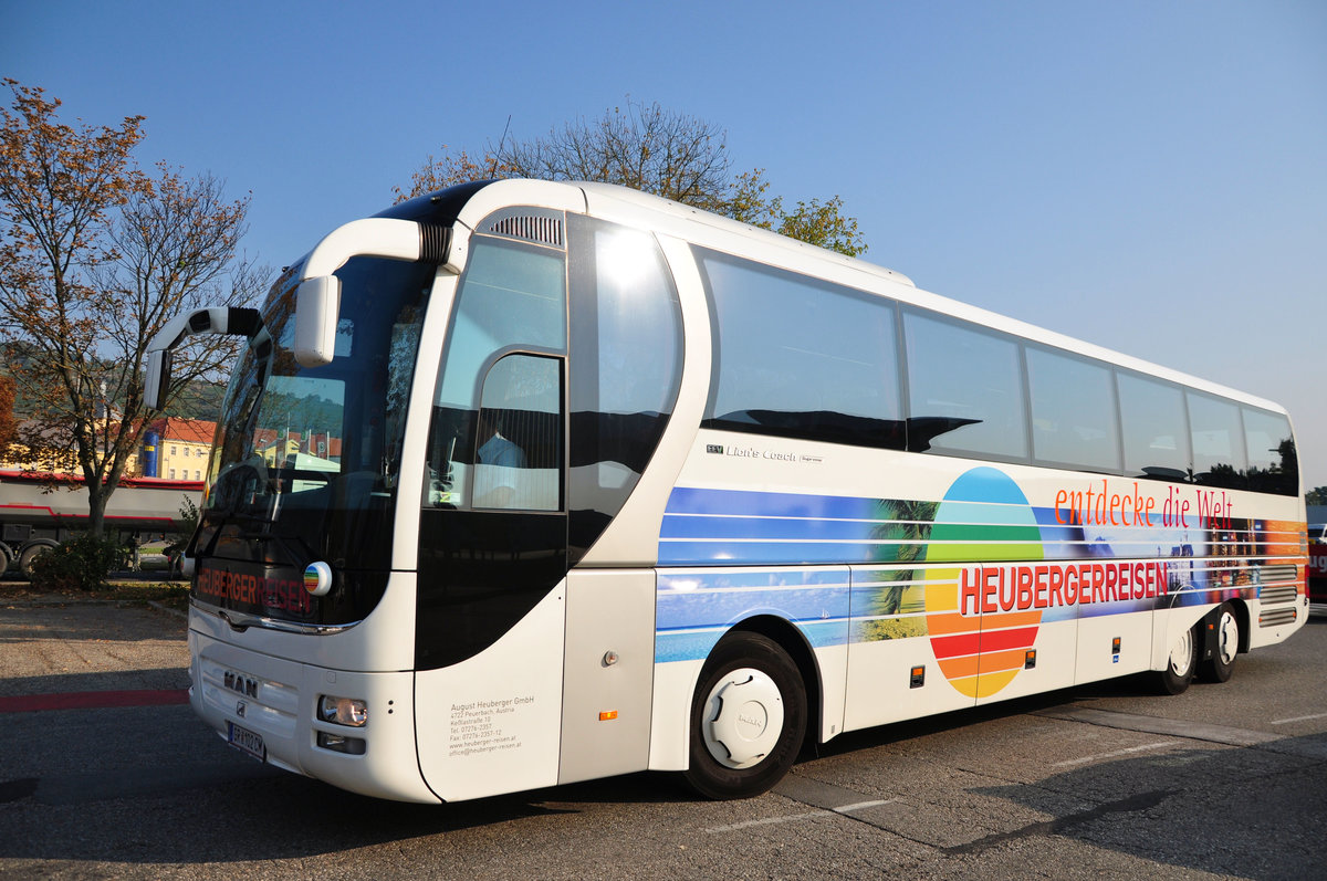 MAN Lion`s Coach Supreme von Heuberger Reisen aus �sterreich in Krems.
