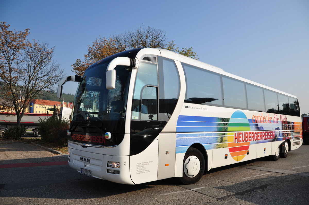 MAN Lion`s Coach Supreme von Heuberger Reisen aus �sterreich in Krems.