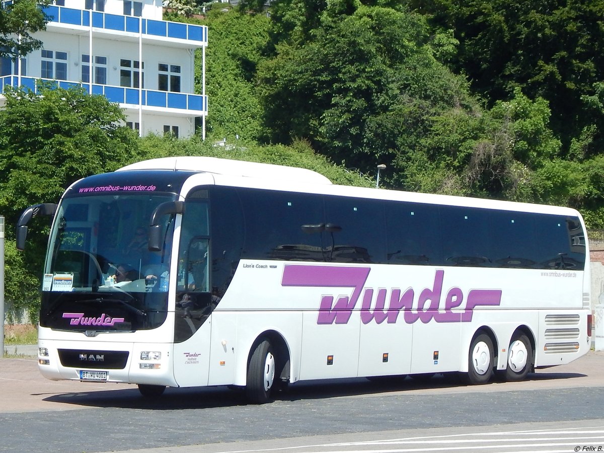 MAN Lion's Coach von Wunder aus Deutschland im Stadthafen Sassnitz.