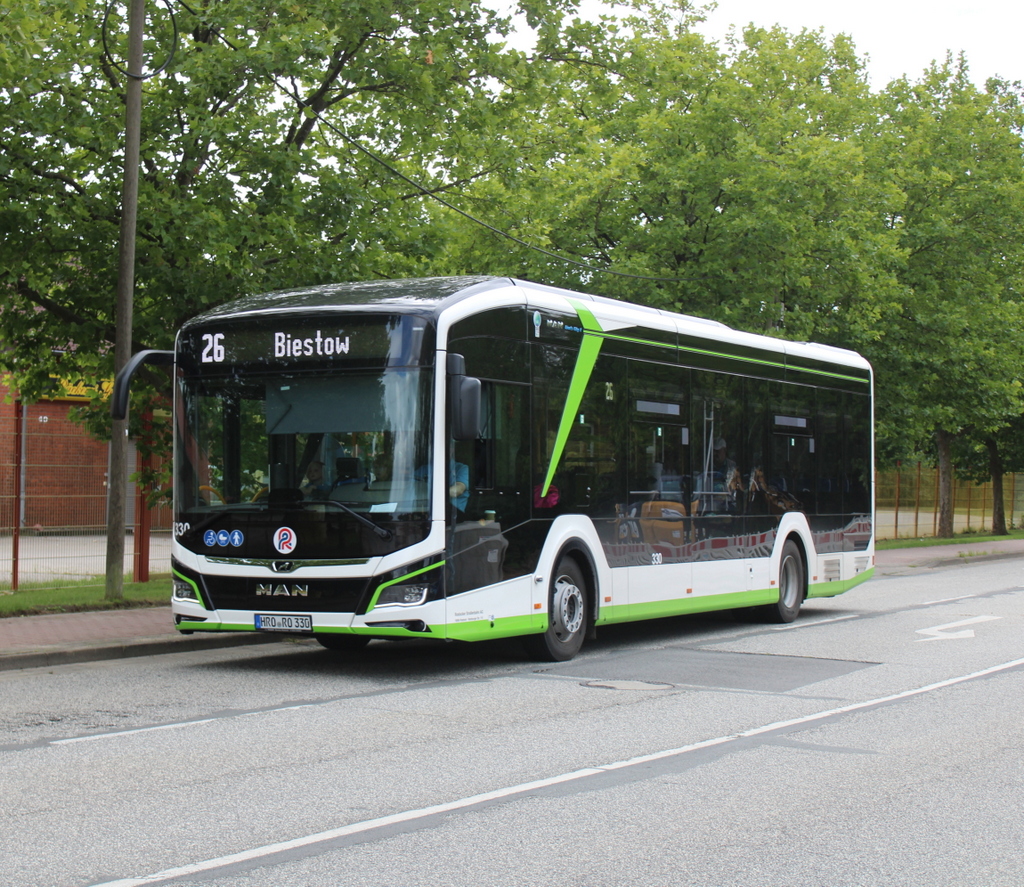 MAN (NEW) Lion's City als Linie 26 von Rostock Hbf/Sd nach Biestow am 04.08.2023 im Rostocker Stadtgebiet bekommen