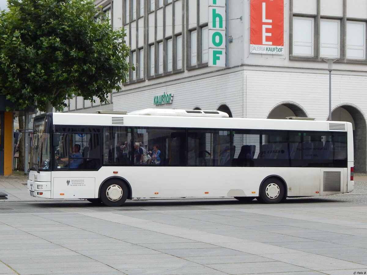 MAN Niederflurbus 2. Generation/Göppel vom Behindertenverband Neubrandenburg in Neubrandenburg. 