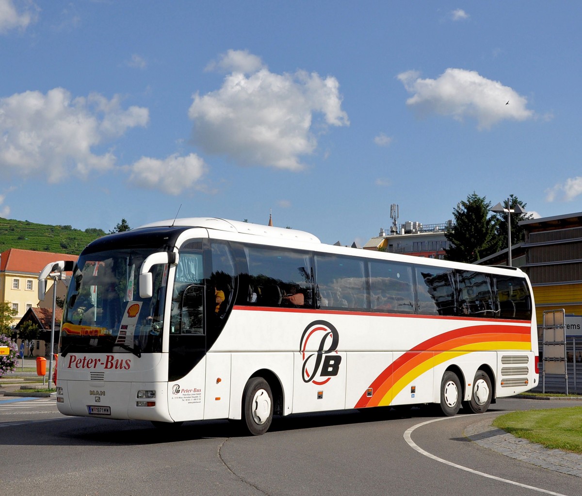 MAN von PERTER-BUS aus sterreich am 12.7.2013 in Krems an der Donau.