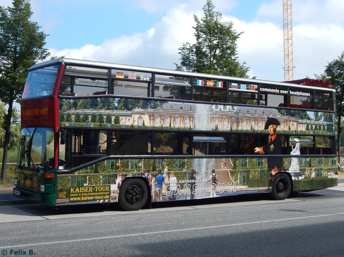 MAN SD 202 von Kaiser-Tour aus Deutschland in Potsdam.