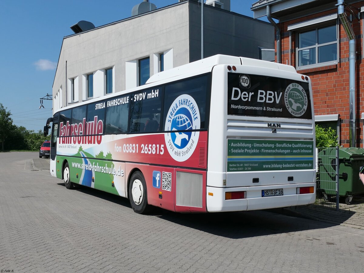 MAN ÜL 313 (ex LeoBus _ L-VR 5096) der Strela Fahrschule aus Deutschland in Stralsund.
