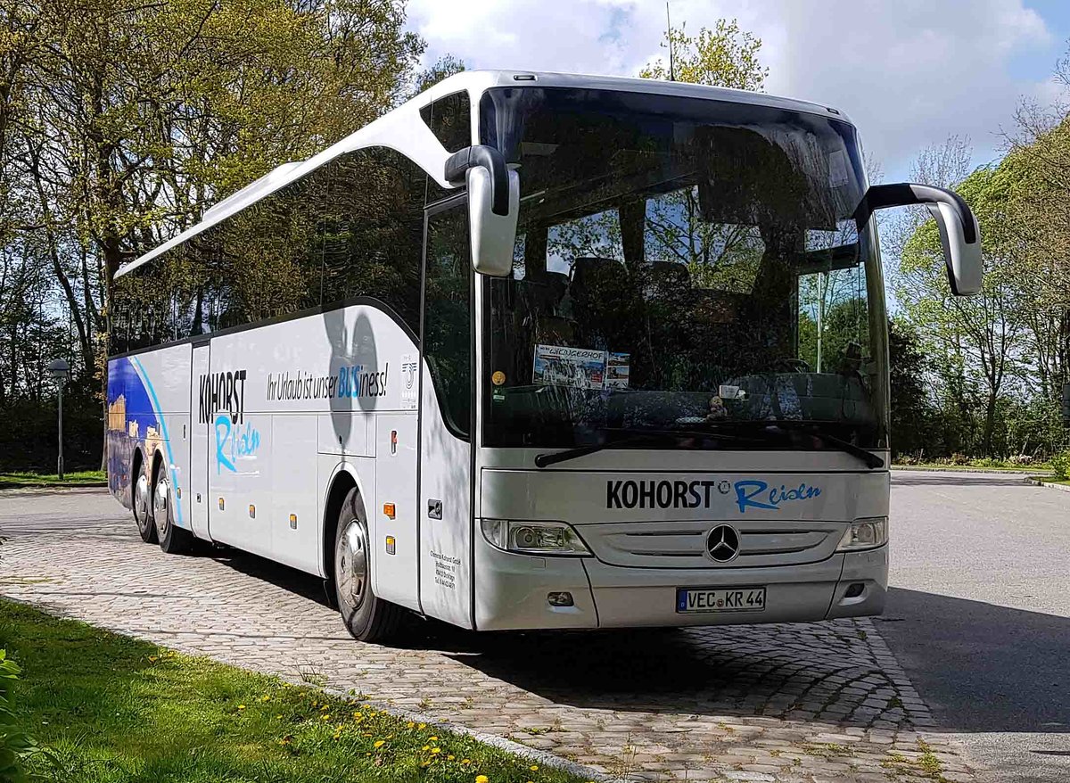 MB Tourismo von KOHORST-Reisen steht auf einem Parkplatz in Busdorf im Mai 2019