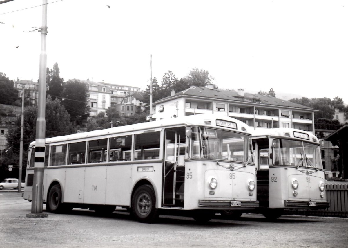 (MD341) - Aus dem Archiv: TN Neuch�tel - Nr. 95/NE 21'400 - Saurer um 1980 in Neuch�tel