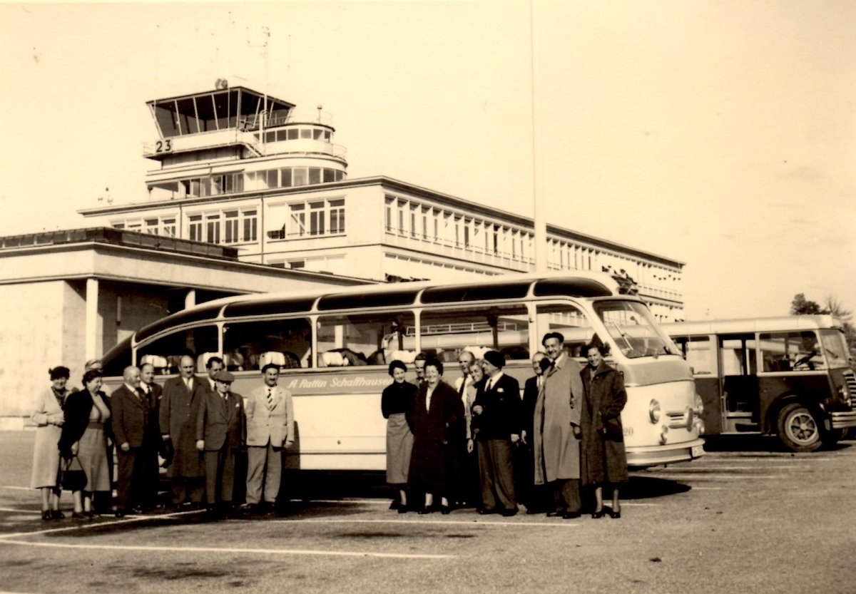 (MD365) - Aus dem Archiv: Rattin, Schaffhausen - Nr. 20/SH 1520 - Saurer um 1960 in Gen�ve, A�roport Cointrin
