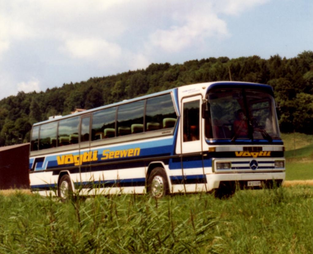 (MD385) - Aus dem Archiv: V�gtli, Seewen - SO 20'928 - Mercedes im August 1989