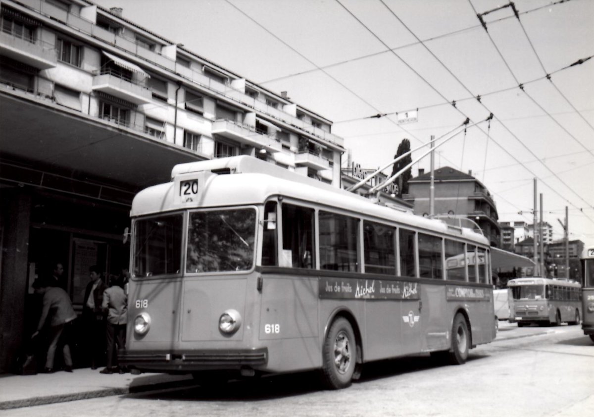 (MD425) - Aus dem Archiv: TL Lausanne - Nr. 618 - FBW/Eggli Trolleybus (ex Nr. 56) um 1970 in Lausanne