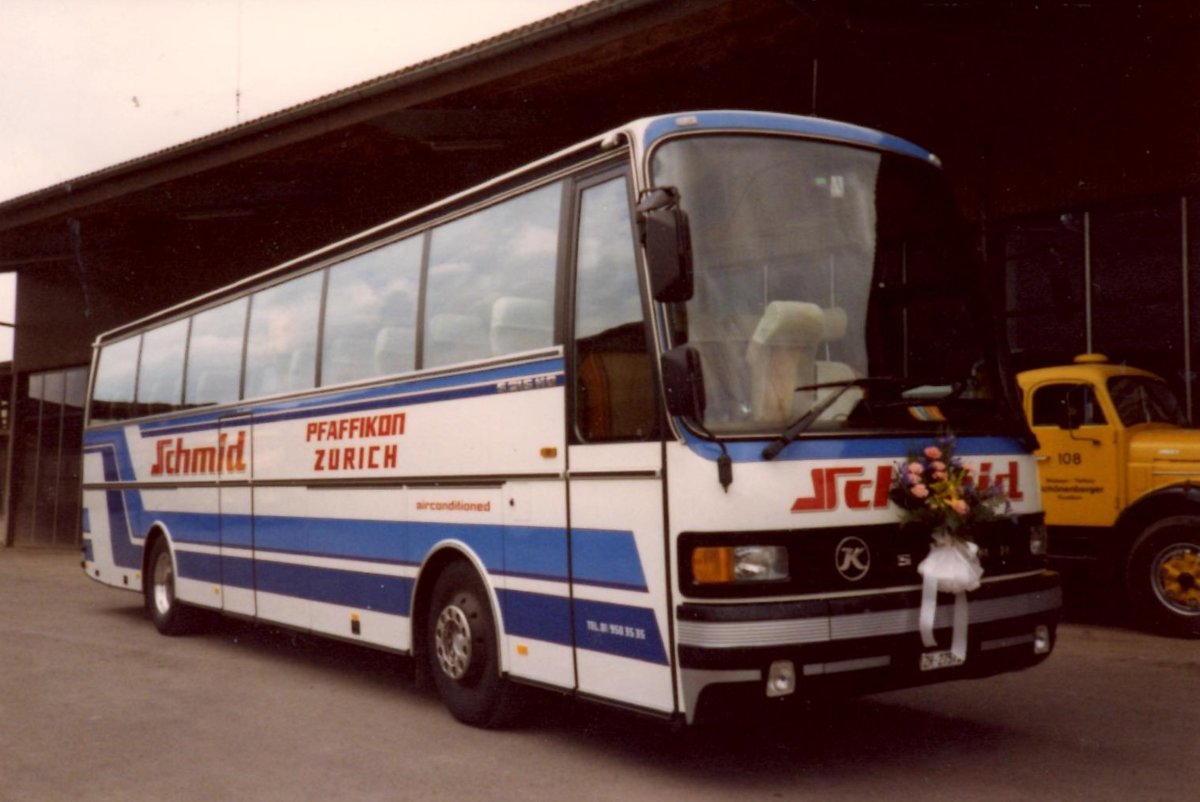 (MD475) - Aus dem Archiv: Schmid, Pf�ffikon - ZH 27'575 - Setra um 1995