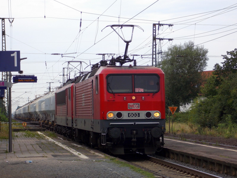 MEG BR 143 und MEG BR 155 bei der Durchfahrt in Weiterstadt am 20.Juli.2014